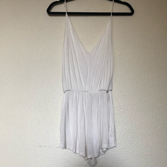 White romper - Picture 3 of 4